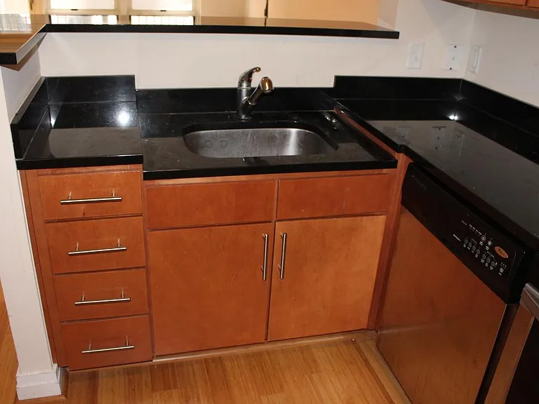 915 E St NW #101 — Photo 6