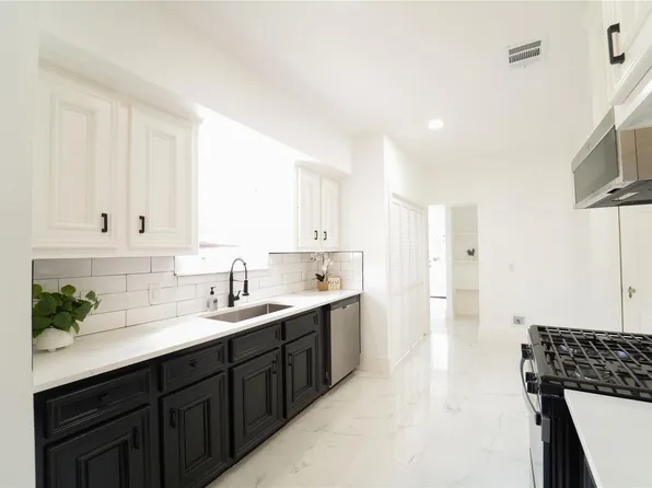 1569 Elliott St, Houston, TX 77023