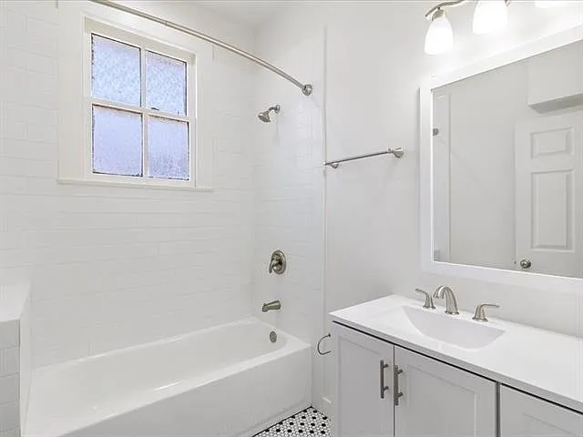 325 N Bernadotte St — Photo 5