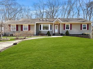 79 Wyandanch Blvd, Smithtown, NY 11787