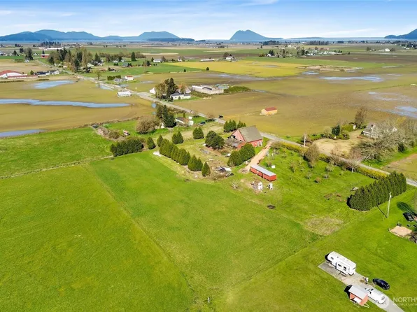 16068 Field Road, Bow, WA 98232