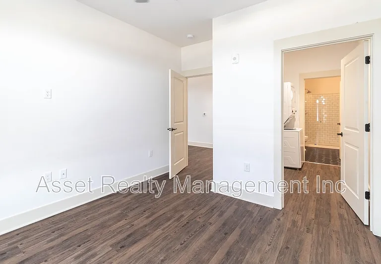 1120 Franck St #206 — Photo 15