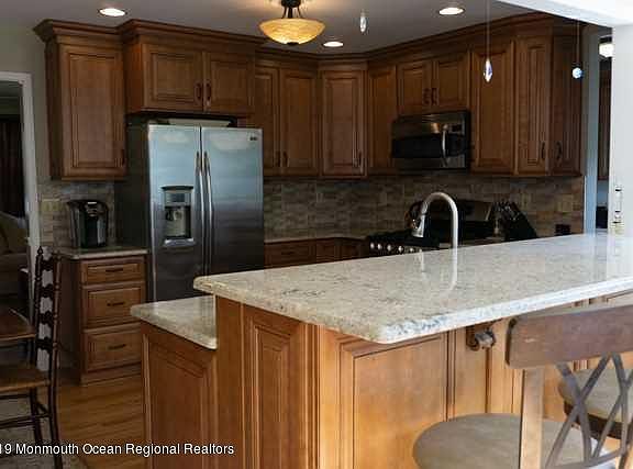 5th image of 2346 Oriole Way