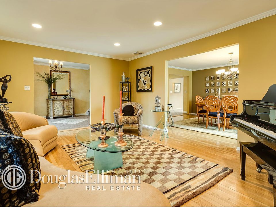 1st image of 7 Turret Ln