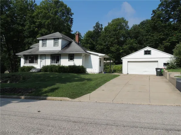 10791 Reservoir Dr, Mantua, OH 44255