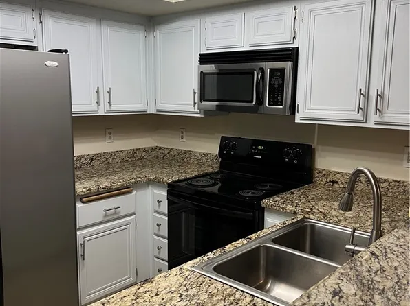 2752 Lodestone Dr, Las Vegas, NV 89117
