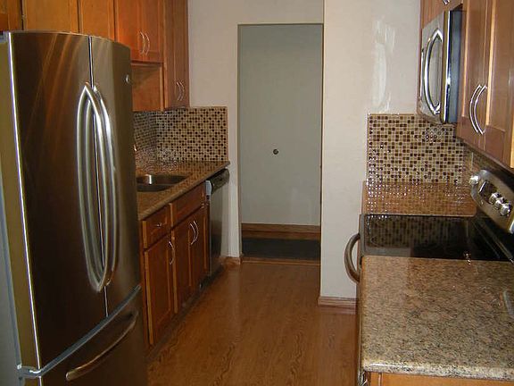5th image of 218 Cascade Dr