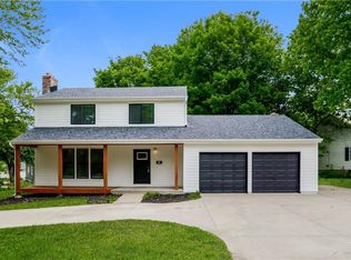 212 W Walnut St, Belton, MO 64012