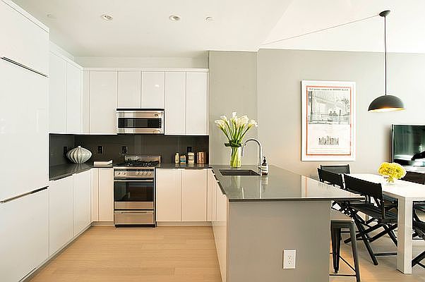 1st image of 180 Water St #615