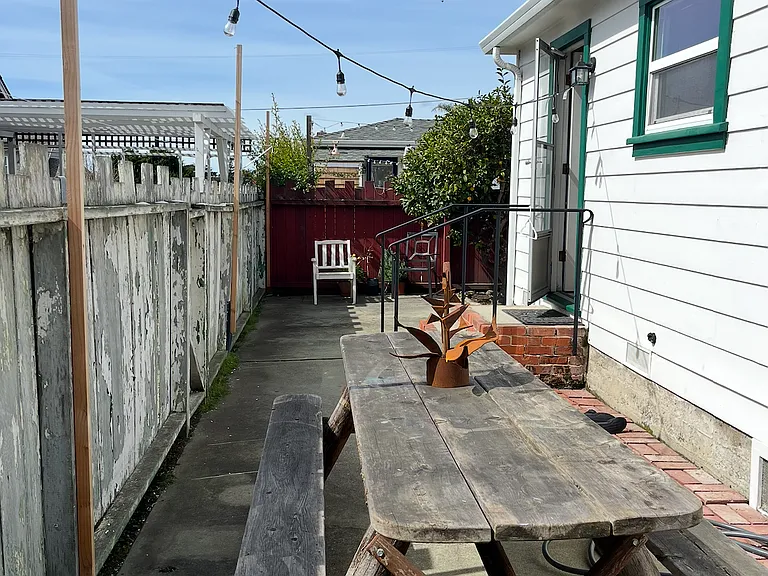 610 Bonnie St — Photo 8