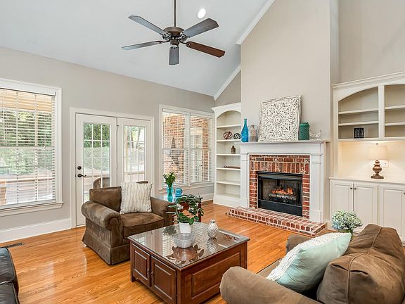5th image of 429 Galloway Dr