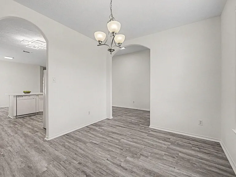 18314 Manorcliff Ln — Photo 5
