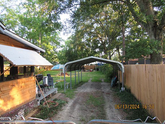 3rd image of 1025 White Ave
