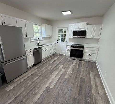 5th image of 905 Riverside Blvd