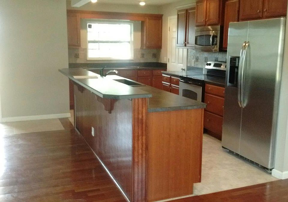 Beautful, Fully Remodeled Kitchen