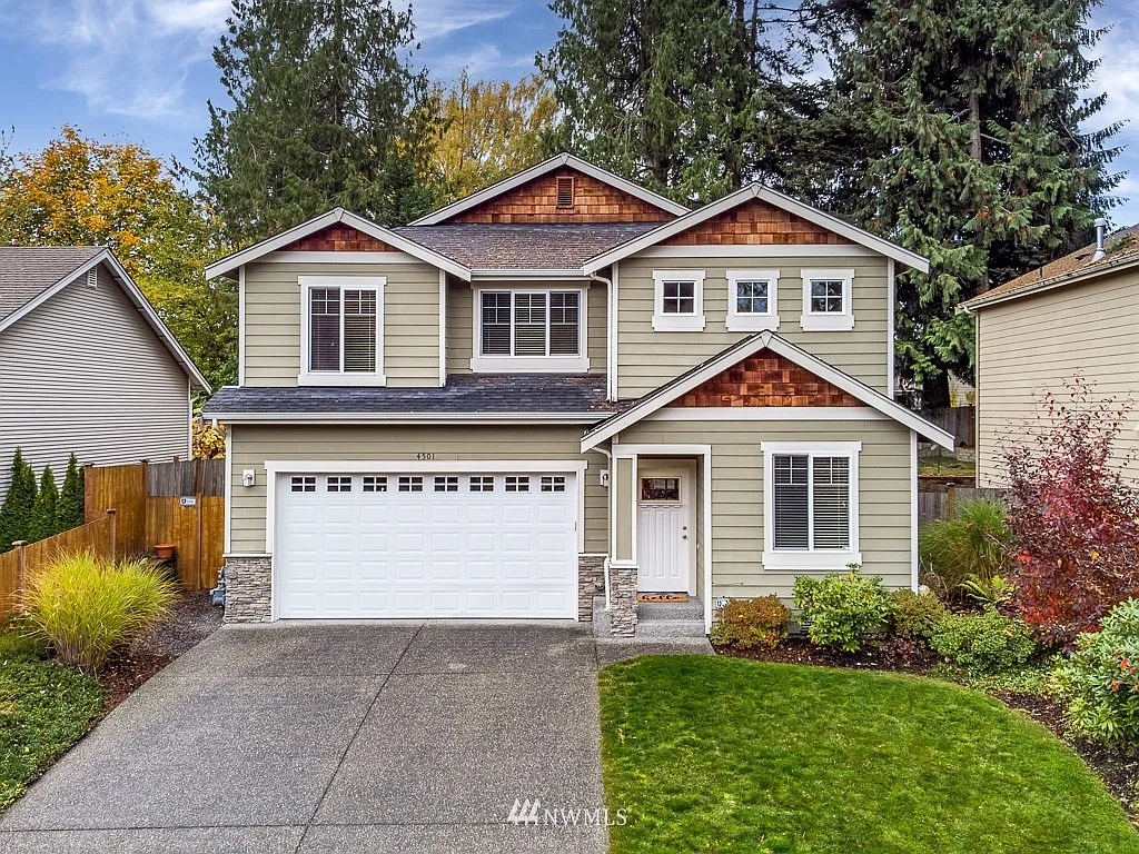 4501 Grand Avenue photo 1
