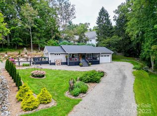 9 Oakwood Dr, Weaverville, NC 28787