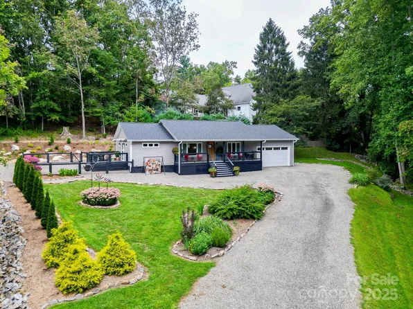 9 Oakwood Dr, Weaverville, NC 28787