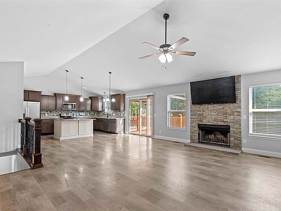 4th image of 248 Auburn Ridge Dr