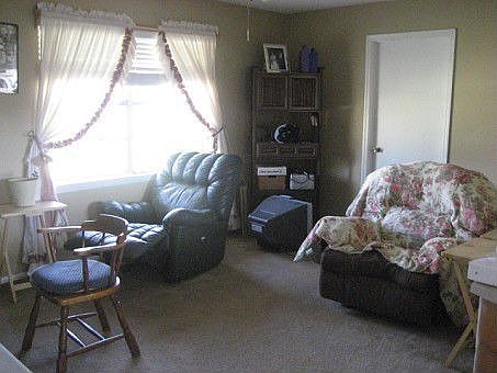 4th image of 20531 NE Hentz Ave