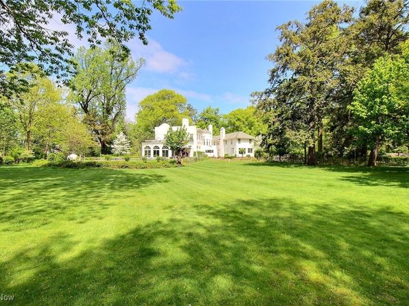 12016 Lake Shore Blvd, Bratenahl, OH 44108