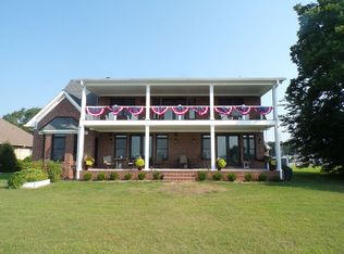 8018 Yacht Haven Rd, Gloucester Point, VA 23062