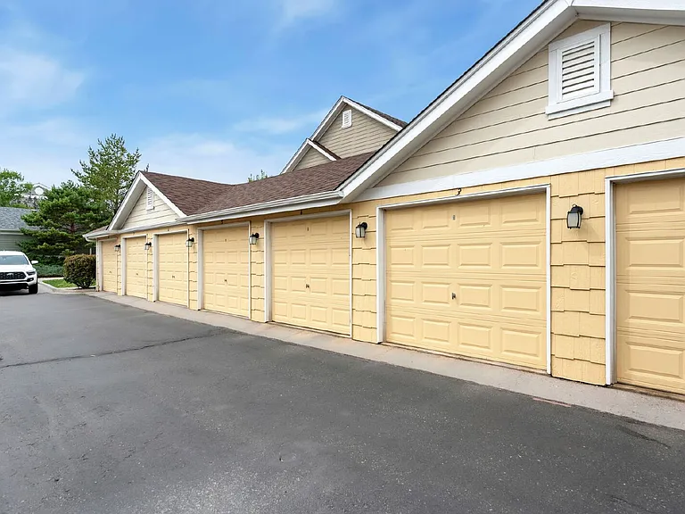 4635 Hahns Peak Dr #204 — Photo 24