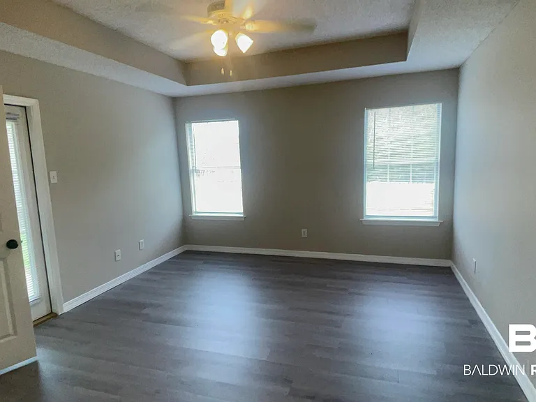 706 Crystal Wells Ct N — Photo 6