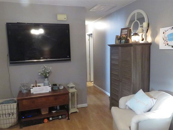 3rd image of 1107 Bellvue Dr
