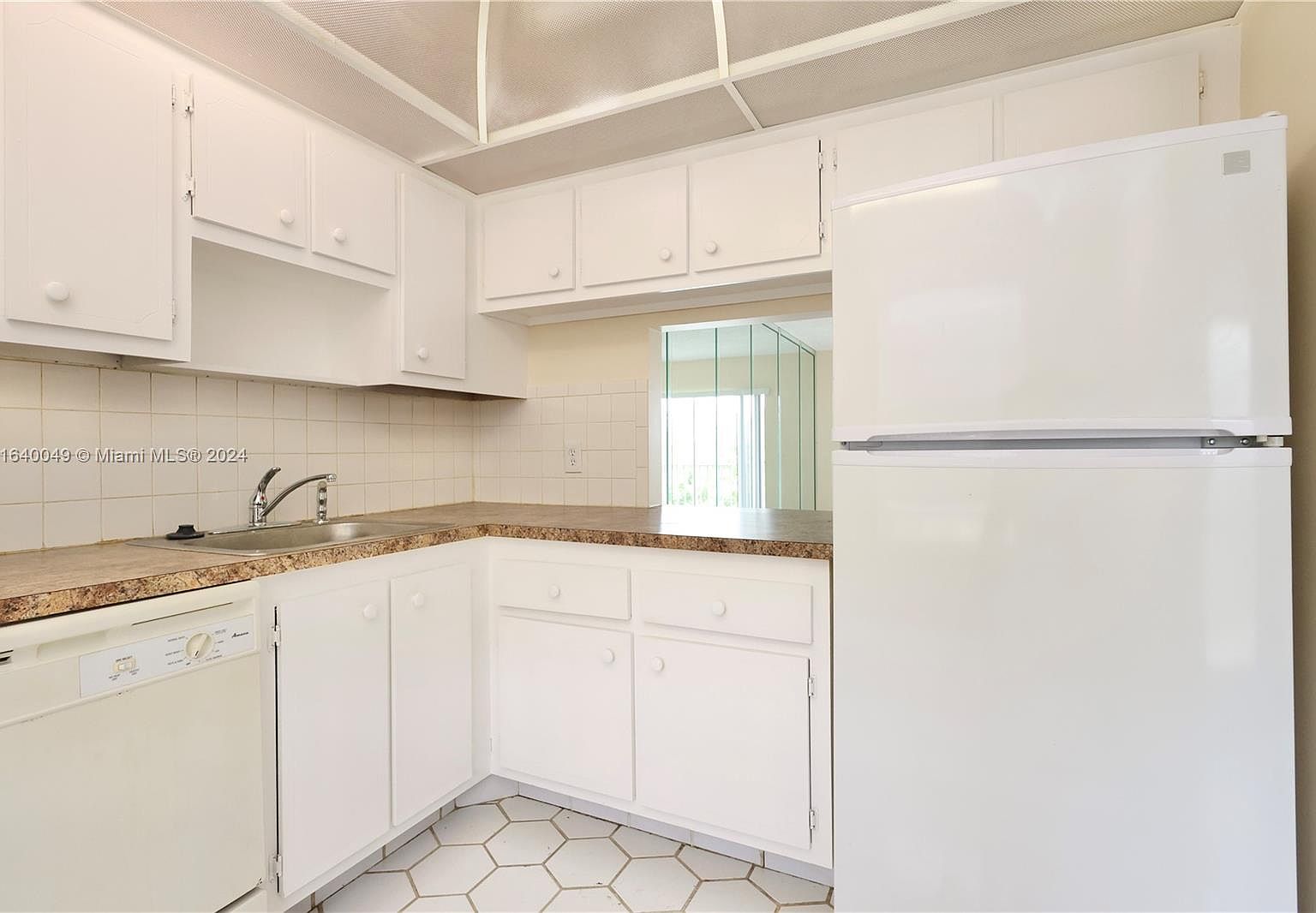 1040 Country Club Dr APT 404