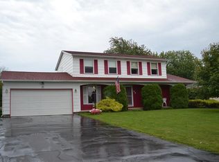 62 Craftwood Ln, Hilton, NY 14468