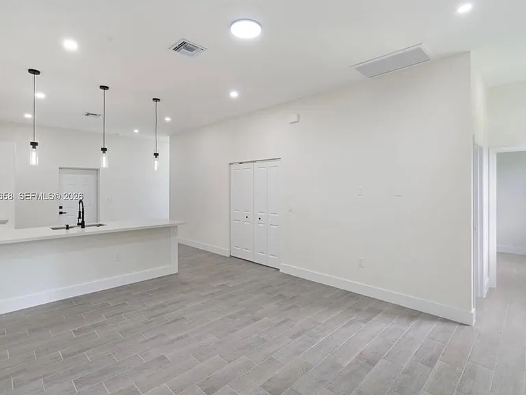 710 Peacock Ave — Photo 8