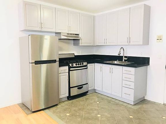 2nd image of 403 S Alvarado St #261ef40c2