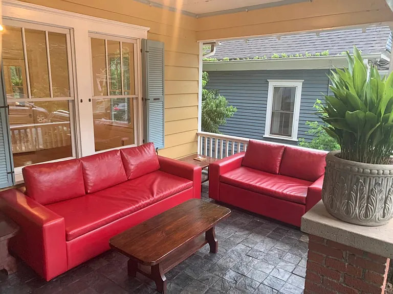 468 Oakland Ave SE — Photo 2