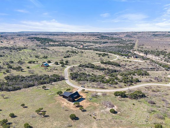 5th image of 1053 Bluff Creek Dr