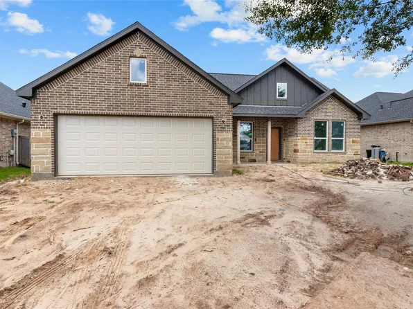 9122 Kostelnik St, Needville, TX 77461