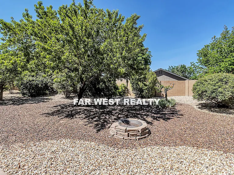 5251 N Celestine Ct — Photo 41