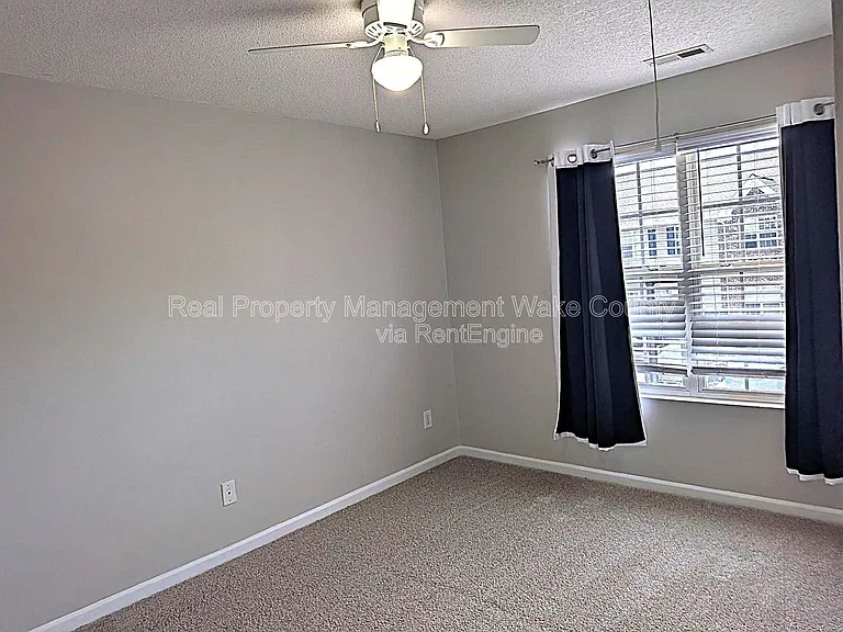 112 Graystar Rd — Photo 14