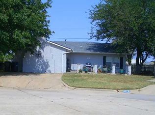 641 NW 22nd St, Moore, OK 73160
