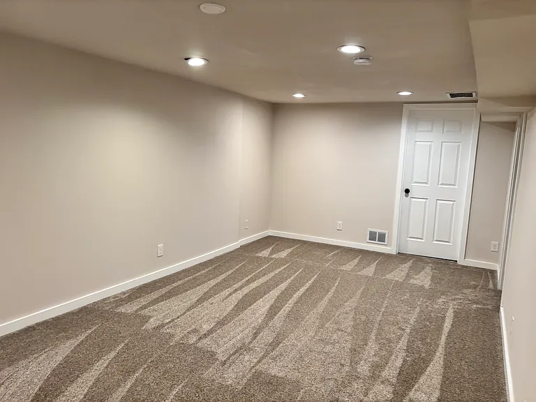5760 Dudley St — Photo 16