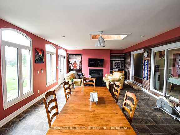 5th image of 9735 Carl Rd