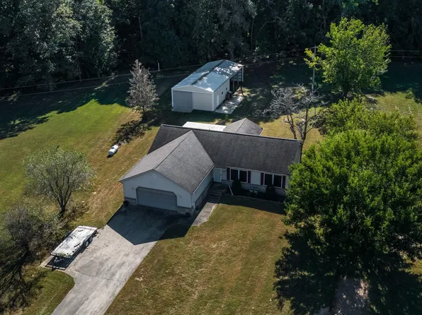290 Cunningham Ln, Anna, IL 62906