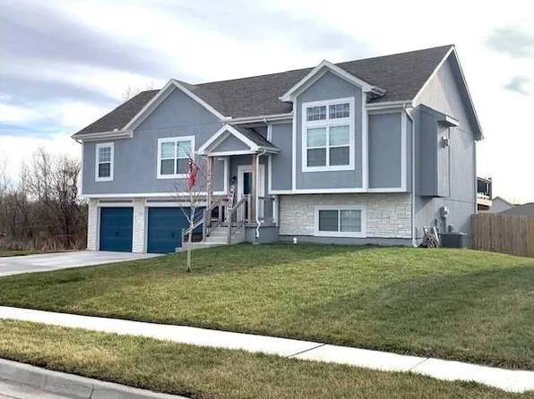 1401 Bristol Ave, Raymore, MO 64083