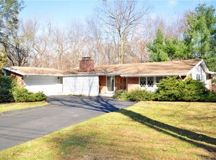 8 The Crossways, West Hartford, CT 06117