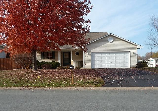1st image of 481 Hennes Ave