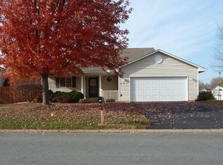 481 Hennes Ave, Shakopee, MN 55379