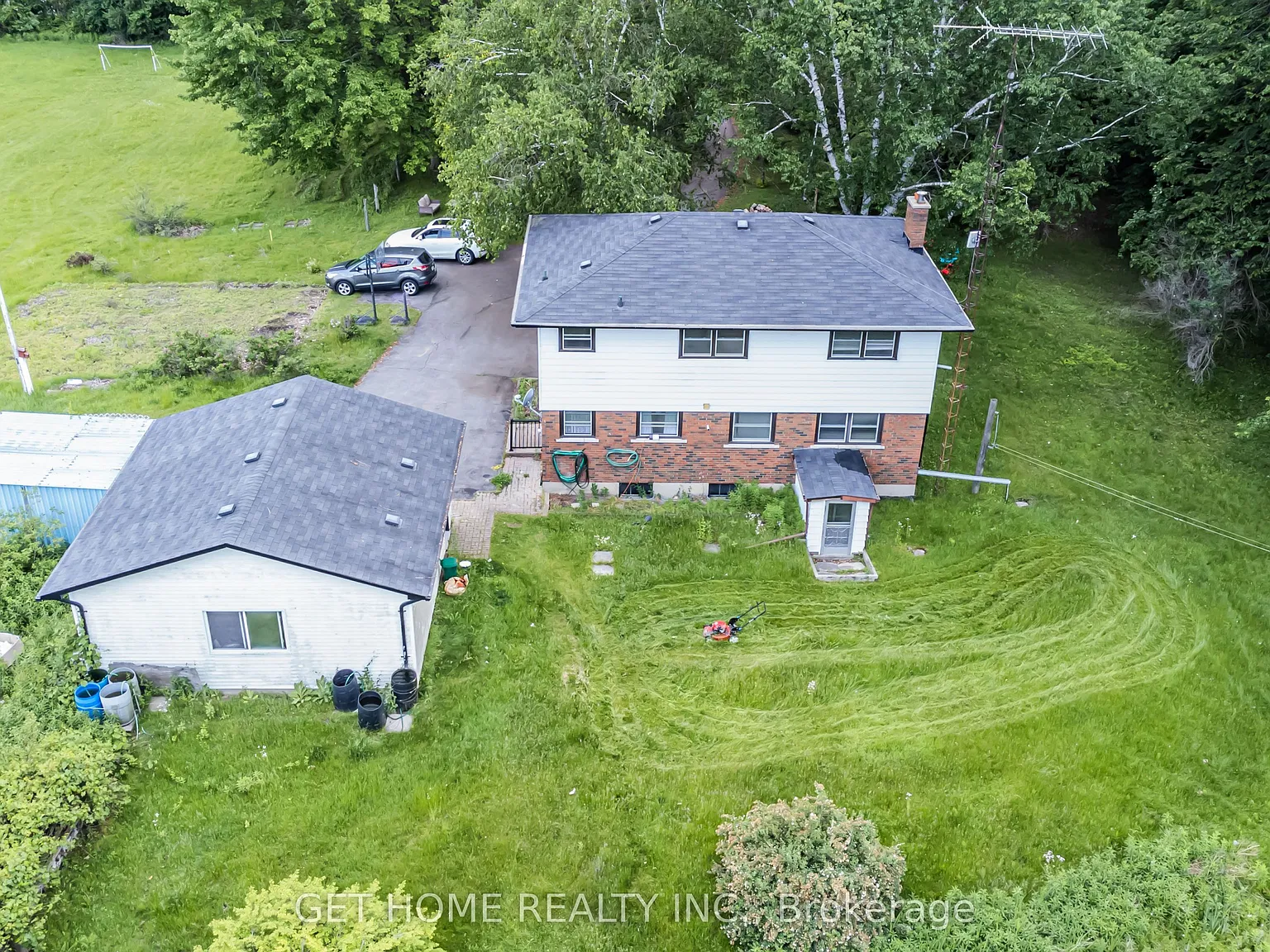 4 bed, $3,200 — Photo 2