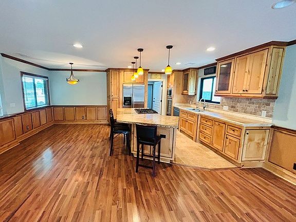 5th image of 4311 Emerald Cir