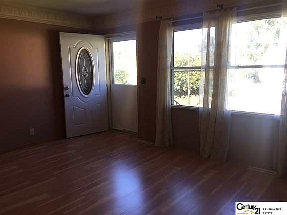 2nd image of 2401 Emiline St