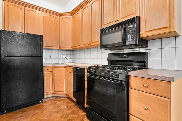 Rented by Compass | media 9